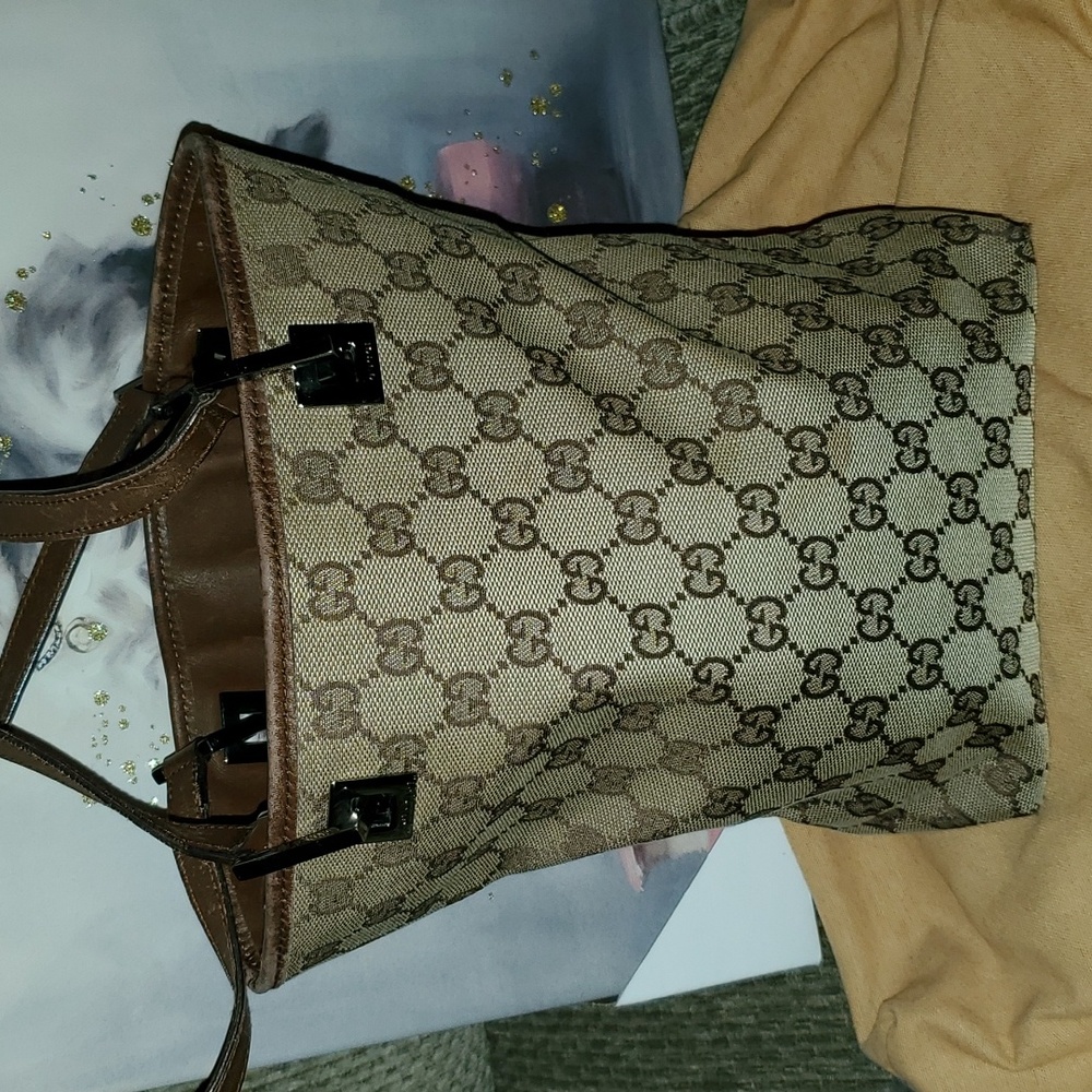 Authentic Gucci bucket bag